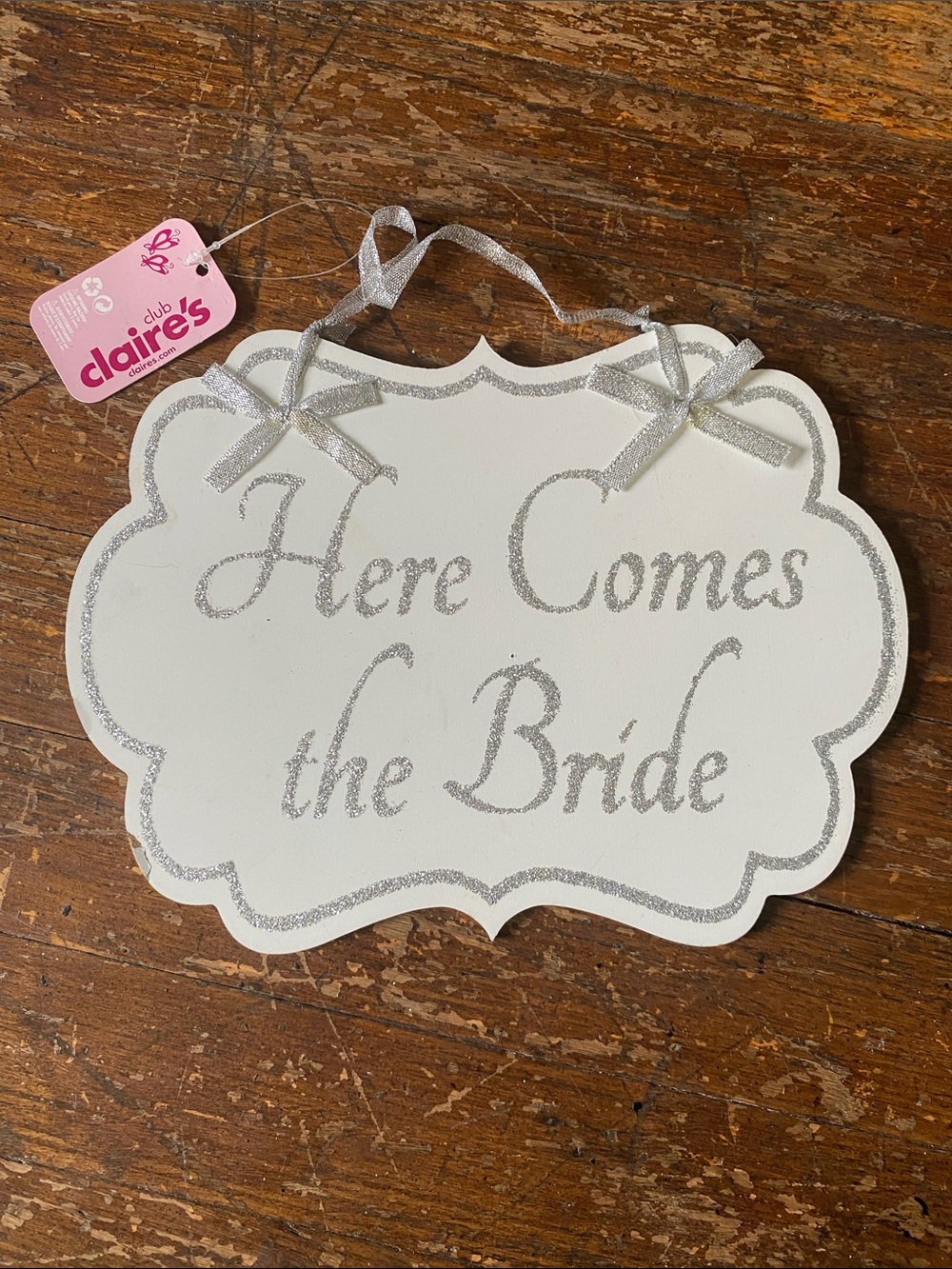 Claire's White & Silver Here Comes the Bride/Just Married Hanging Sign